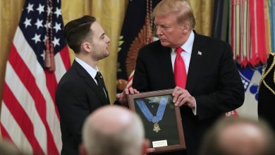 Photo of Donald Trump Awards Medal of Honor And Trip To Mar-a-Lago To Minneapolis Cops